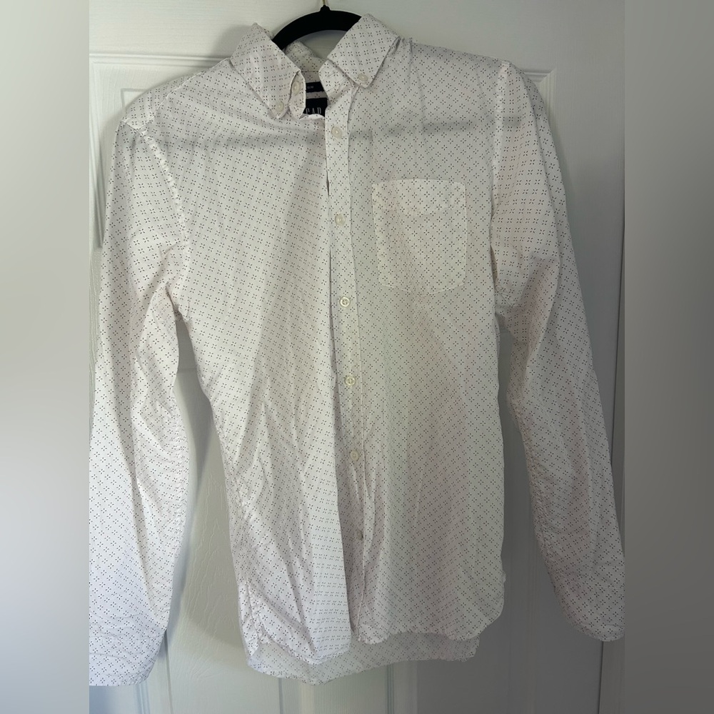 GAP Men's White and Maroon Patterned Button Down Shirt